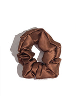 Load image into Gallery viewer, CHOCBRUN Mulberry Silk Scrunchie
